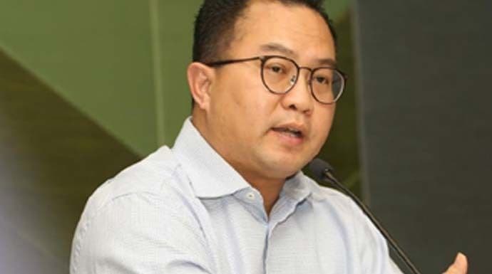 Ketua Umum Ikatan Cendekiawan Muslim Indonesia (ICMI), Arif Satria